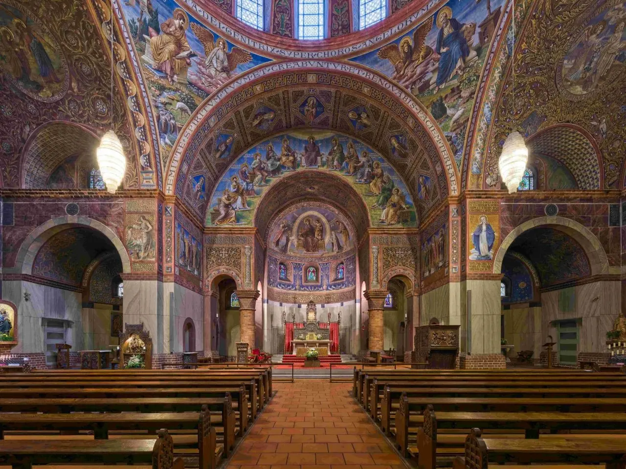 Innenansicht Rosenkranz-Basilika