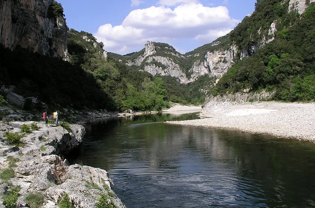  Gorges de l'Ardèche, Le Parapluie, Saint-Remèze, Ardèche, France.